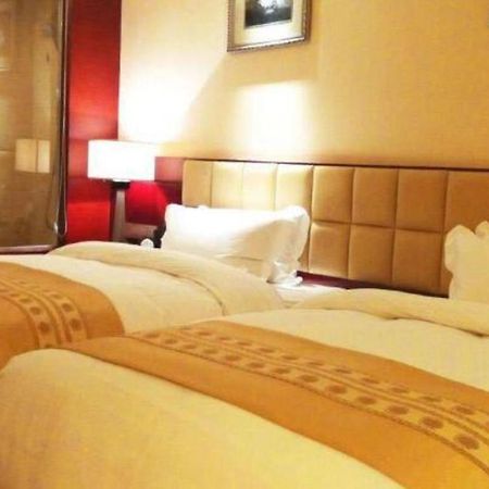 Chengdu Yinsheng International Hotel Supoqiao Esterno foto