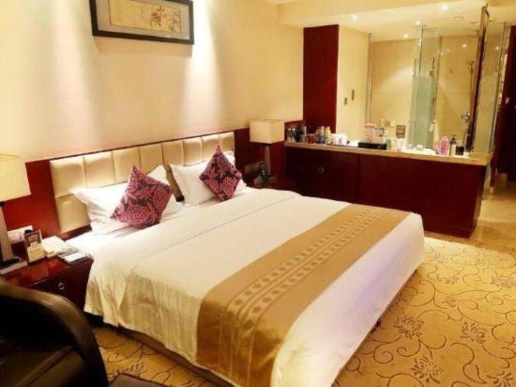 Chengdu Yinsheng International Hotel Supoqiao Esterno foto