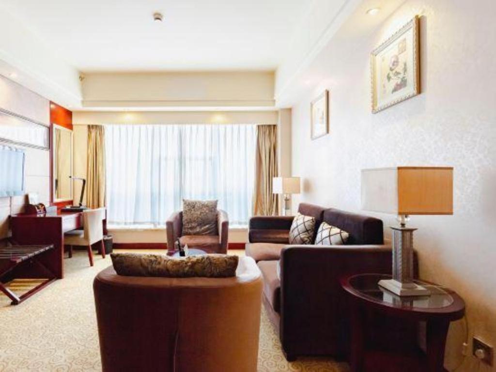 Chengdu Yinsheng International Hotel Supoqiao Esterno foto