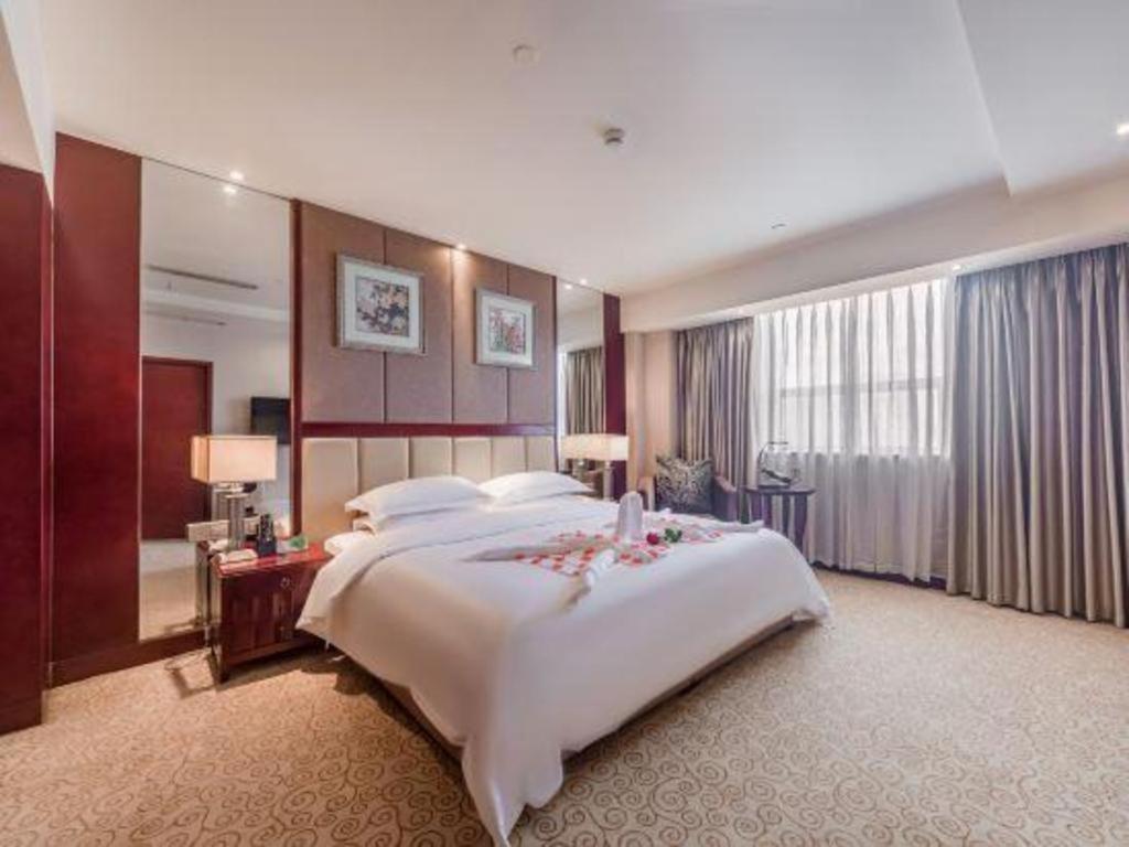 Chengdu Yinsheng International Hotel Supoqiao Esterno foto