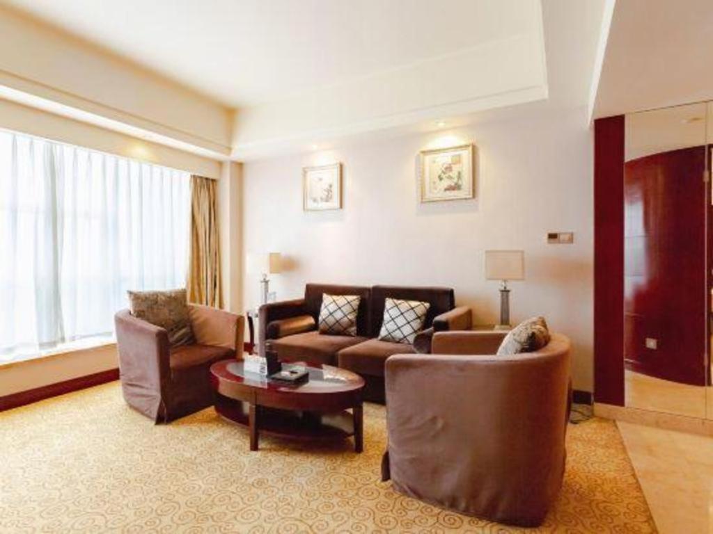 Chengdu Yinsheng International Hotel Supoqiao Esterno foto
