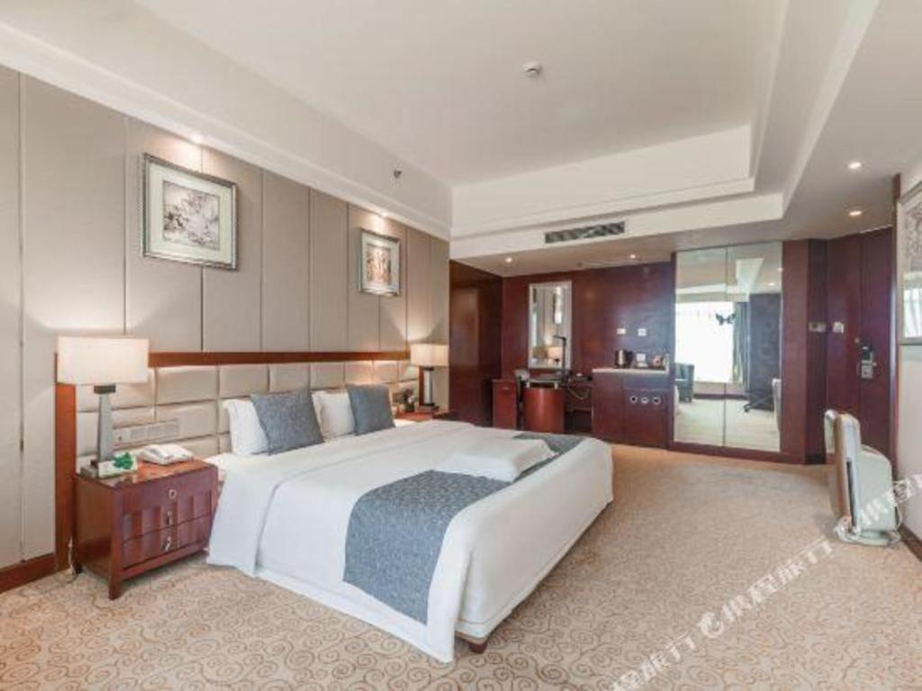 Chengdu Yinsheng International Hotel Supoqiao Esterno foto