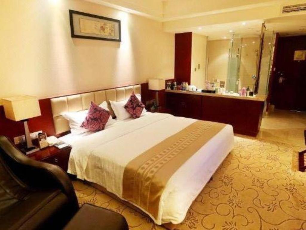 Chengdu Yinsheng International Hotel Supoqiao Esterno foto