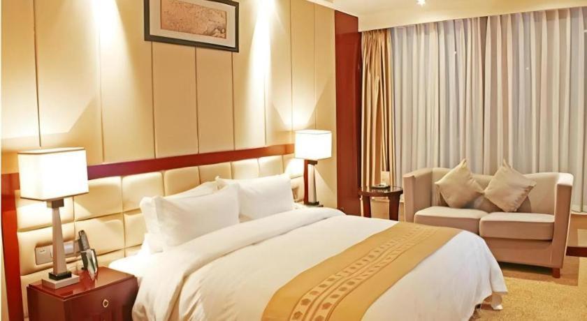 Chengdu Yinsheng International Hotel Supoqiao Esterno foto