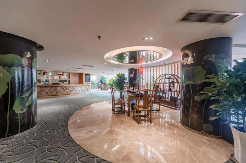Chengdu Yinsheng International Hotel Supoqiao Esterno foto