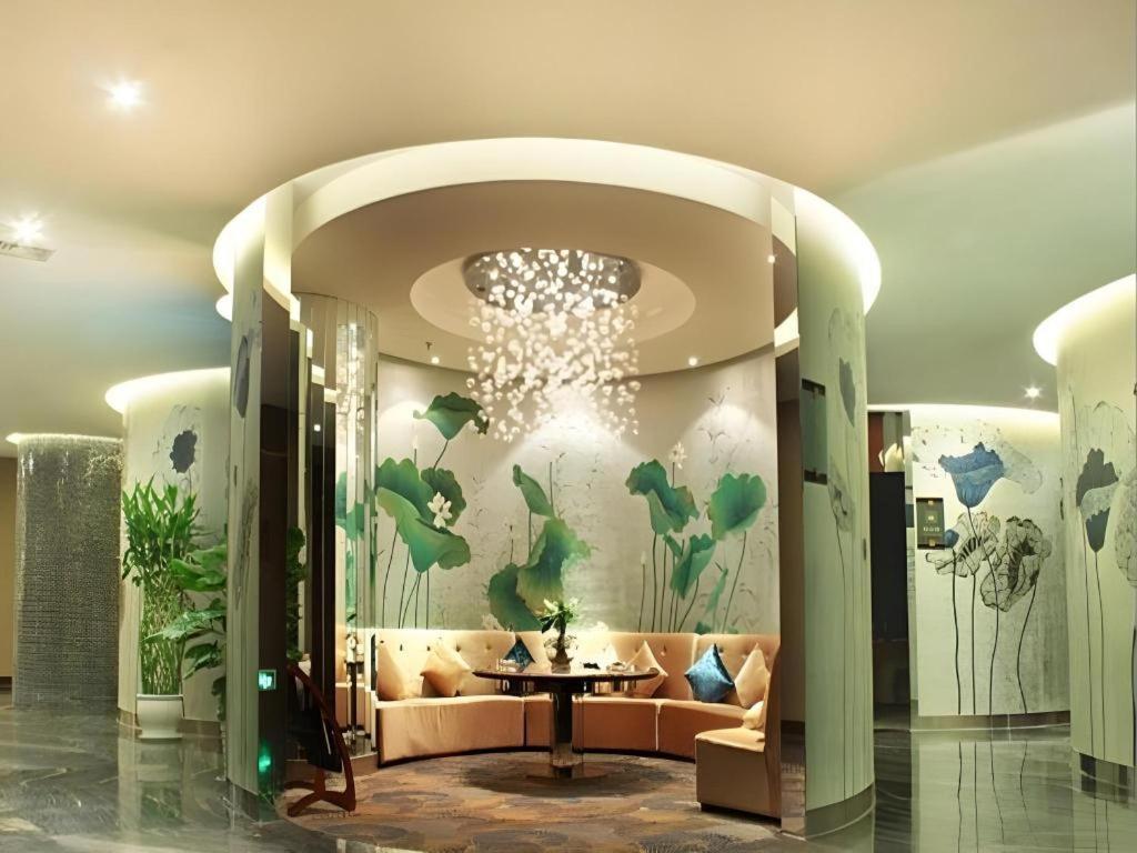 Chengdu Yinsheng International Hotel Supoqiao Esterno foto
