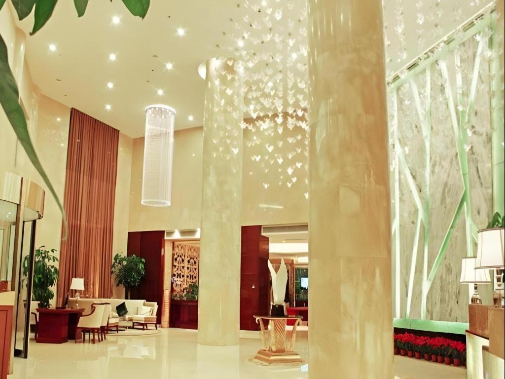 Chengdu Yinsheng International Hotel Supoqiao Esterno foto