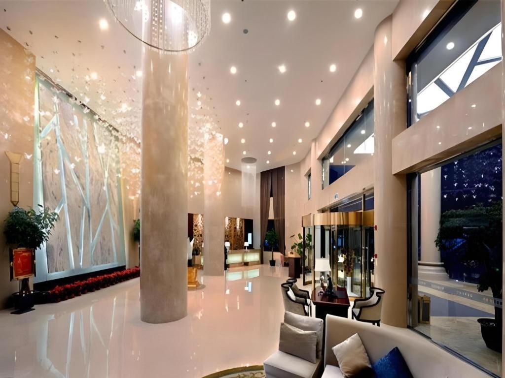 Chengdu Yinsheng International Hotel Supoqiao Esterno foto