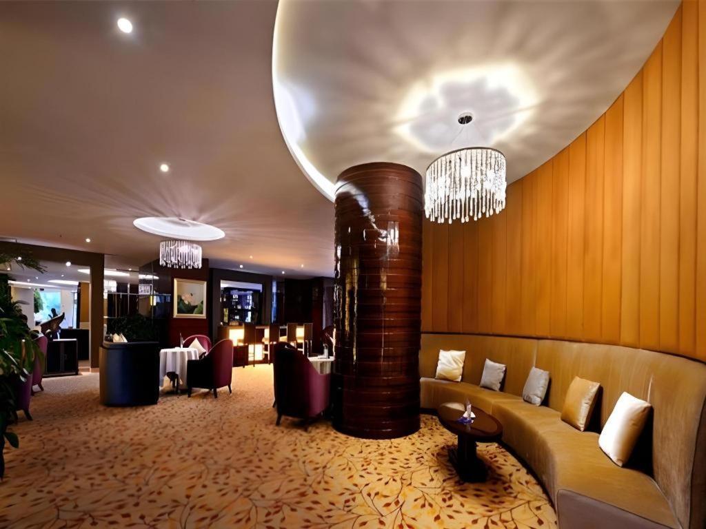 Chengdu Yinsheng International Hotel Supoqiao Esterno foto