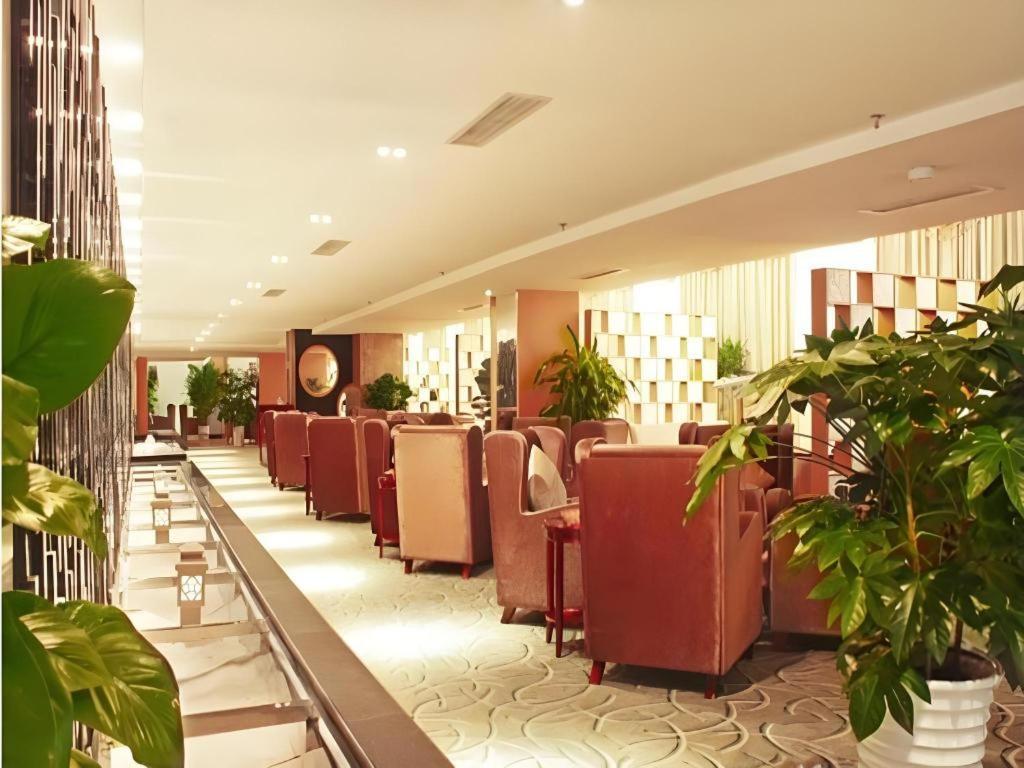 Chengdu Yinsheng International Hotel Supoqiao Esterno foto
