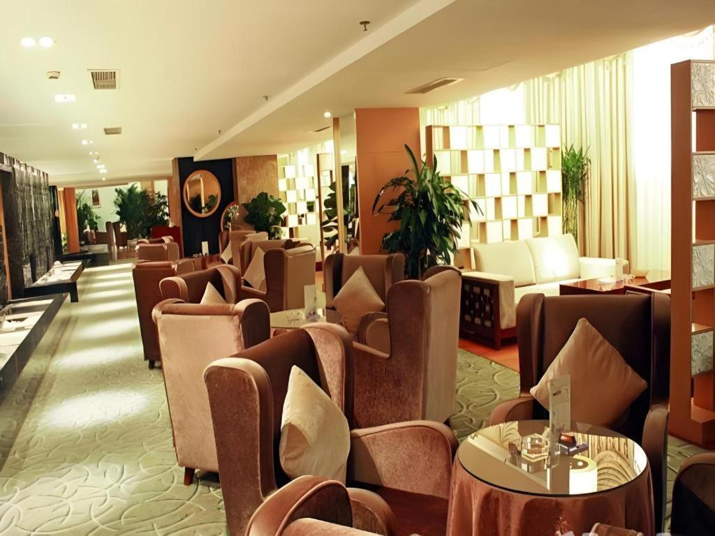 Chengdu Yinsheng International Hotel Supoqiao Esterno foto